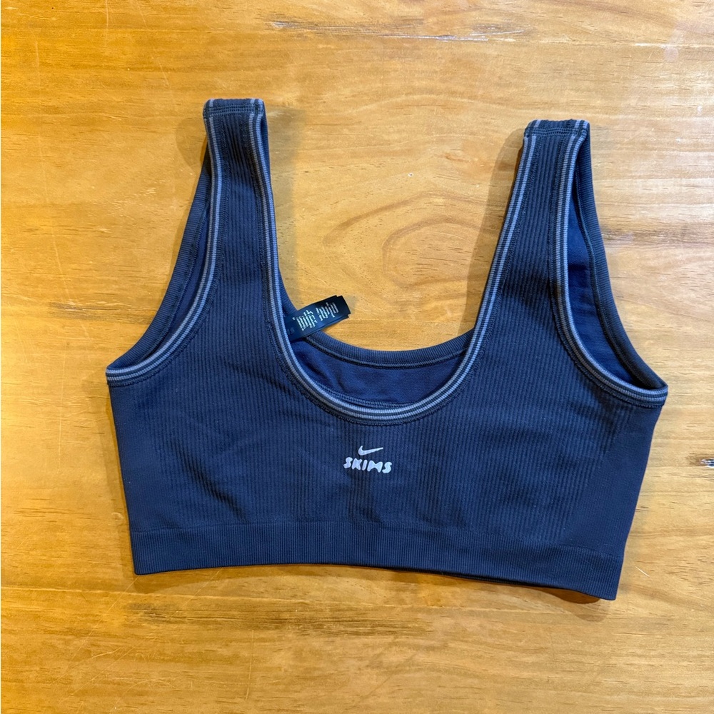 Nike Skims Seamless Ribbed Scoop Bra - Small Obsidian - Picture 4 of 6